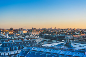 14年的十九座五菱校车拆车还能卖多少钱