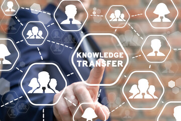 14年的十九座五菱校车拆车还能卖多少钱